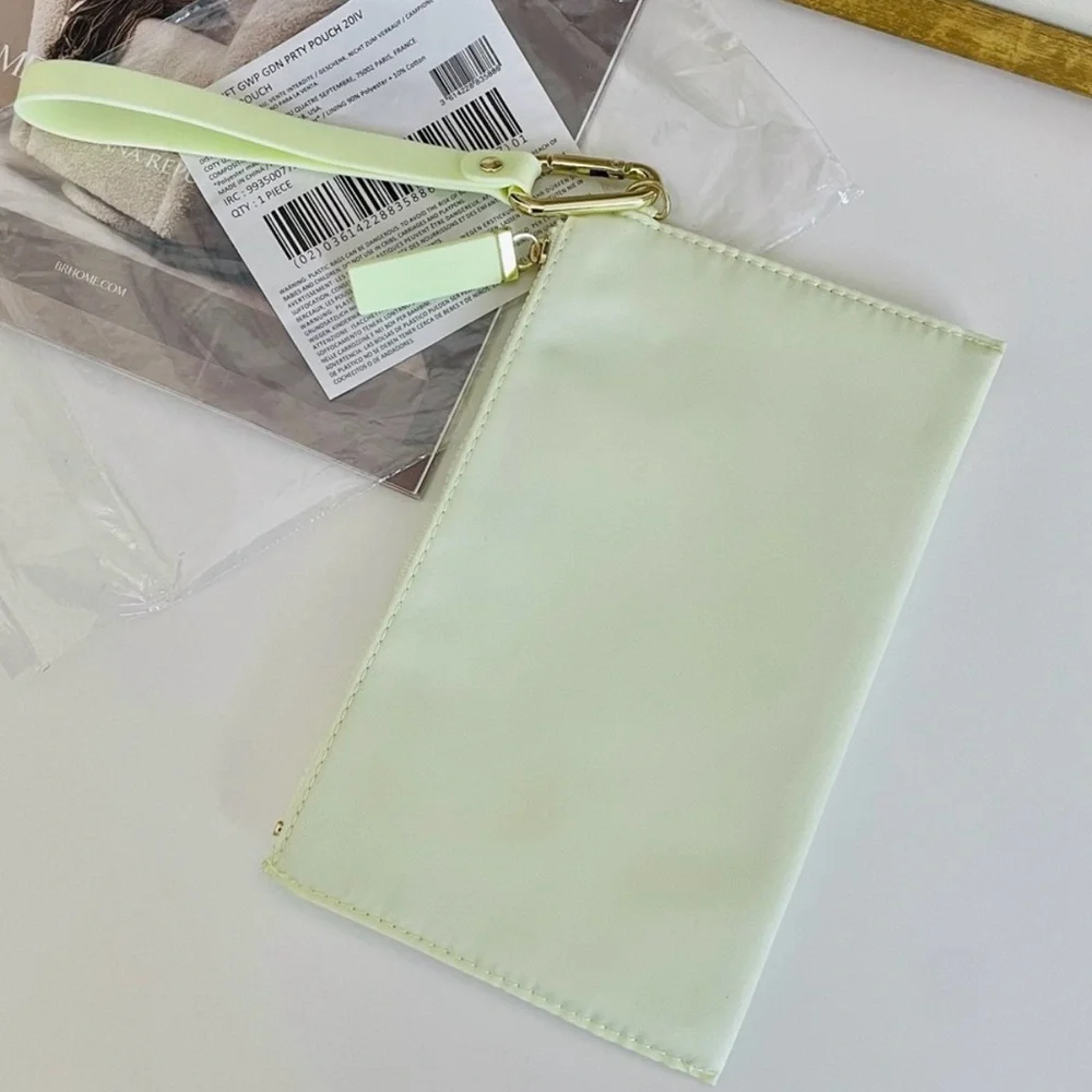 Burberry Wristlet/Cosmetic Bag‎ Light Green - Picture 6 of 6